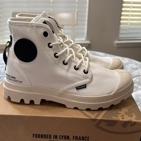 NWT Palladium Unisex Women’s 9.5 Men’s 8 Star White Pampa High Top Adult Boots - Picture 5 of 15